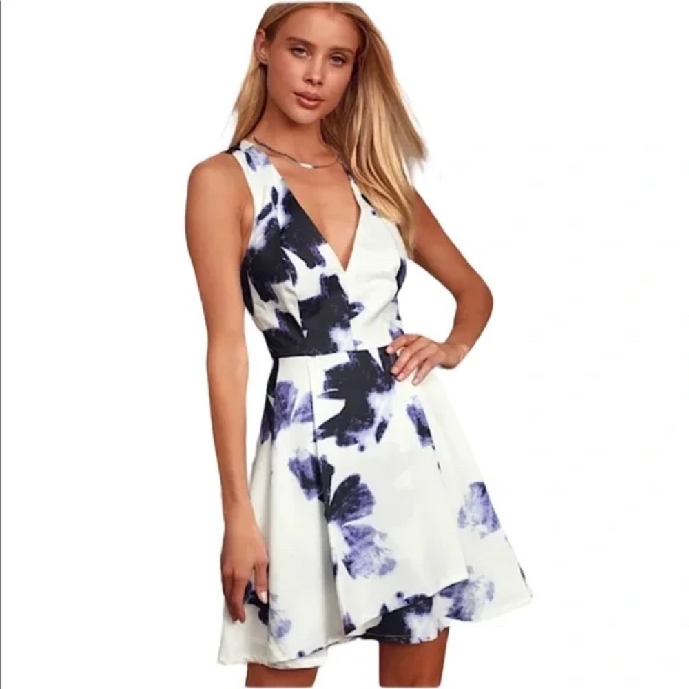 Lulu's "Seeing Chic" Blue & White Floral Fit & Flare Dress